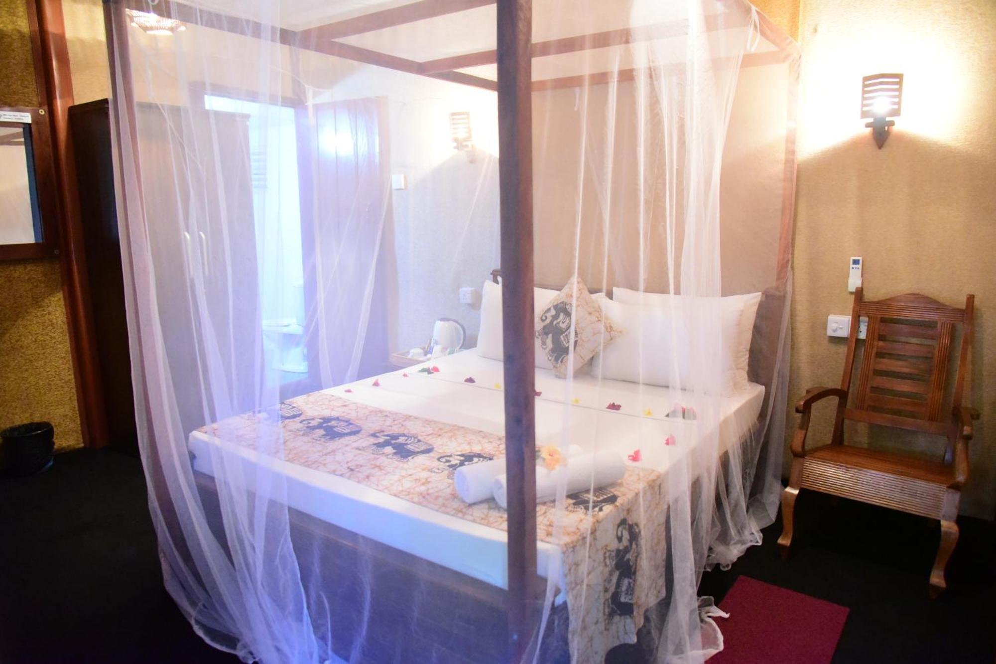 Villa Sunny Days ฮิกคาดูวา ภายนอก รูปภาพ