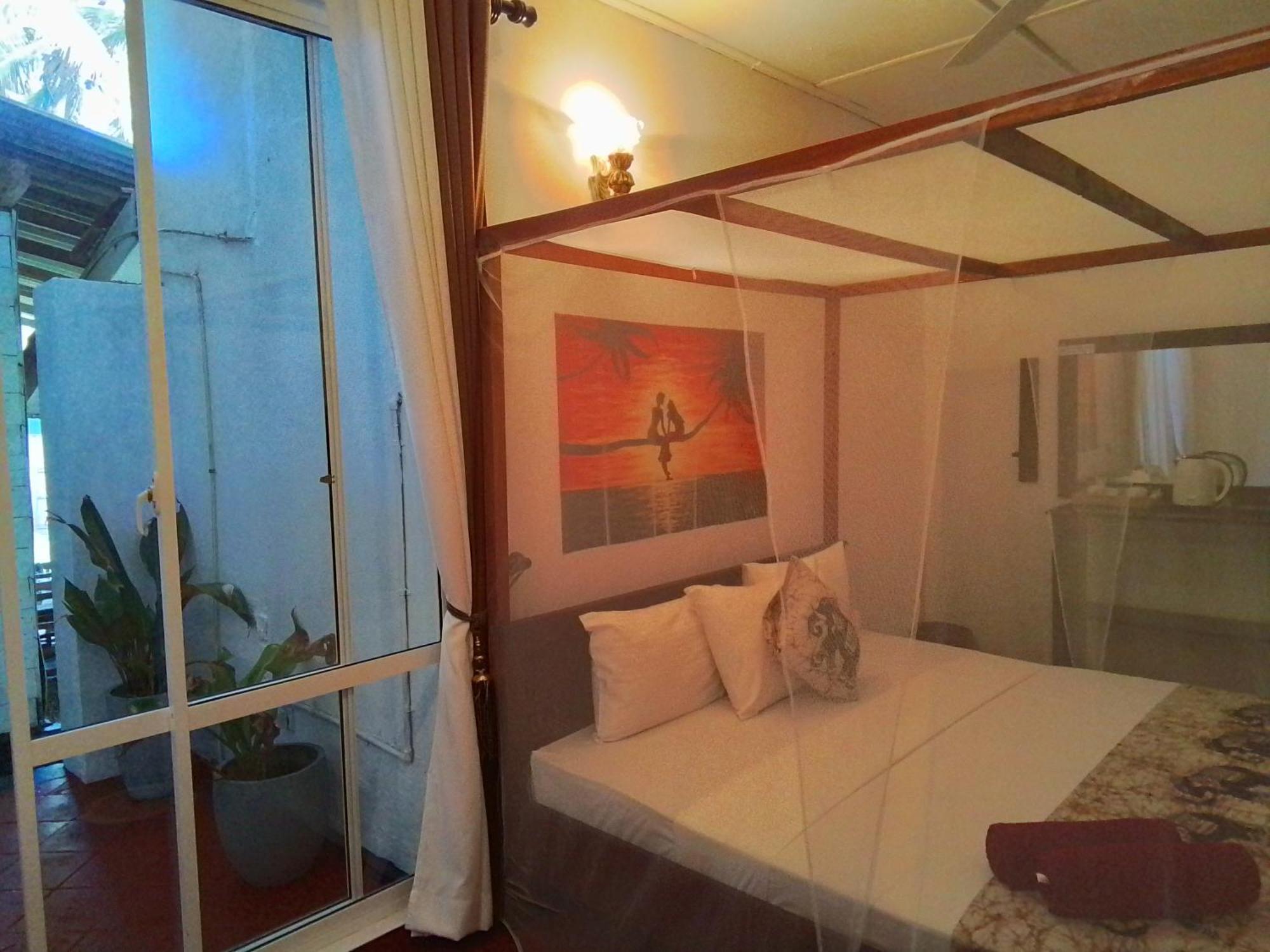 Villa Sunny Days ฮิกคาดูวา ภายนอก รูปภาพ